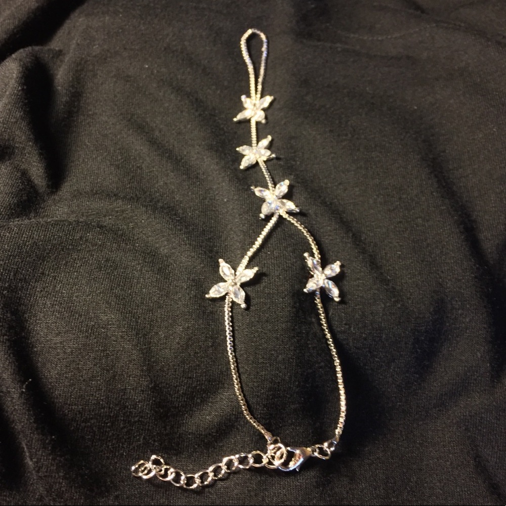 Crystal Flower Hand Bracelet - Picture 6 of 6